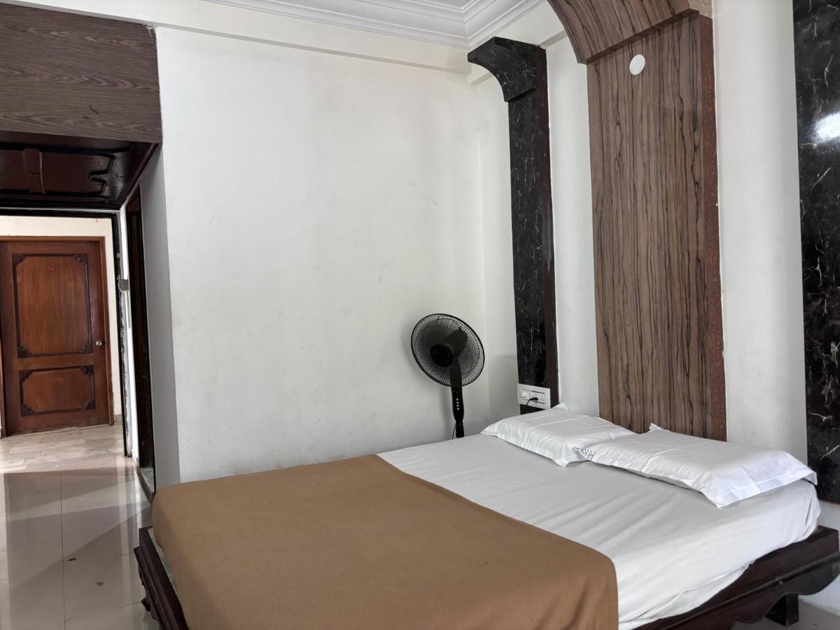 Hotel Raj Empire 마이소르 외부 사진